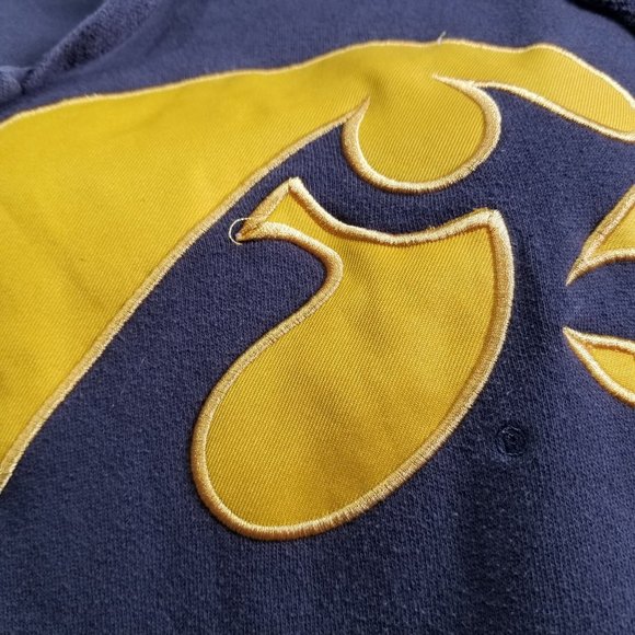 University of Iowa Grey Hoodie Sweatshirt Pull Over XL Embroidered Hawkeye Herky - Picture 2 of 10